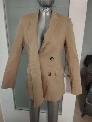 Americana Stradivarius Talla S Beige