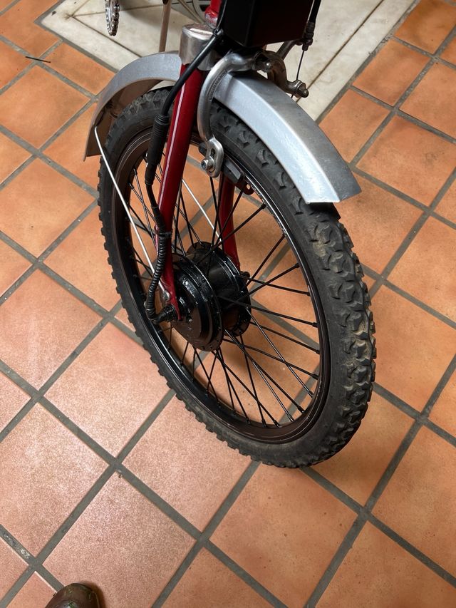 Bici Eléctrica Plegable Roja