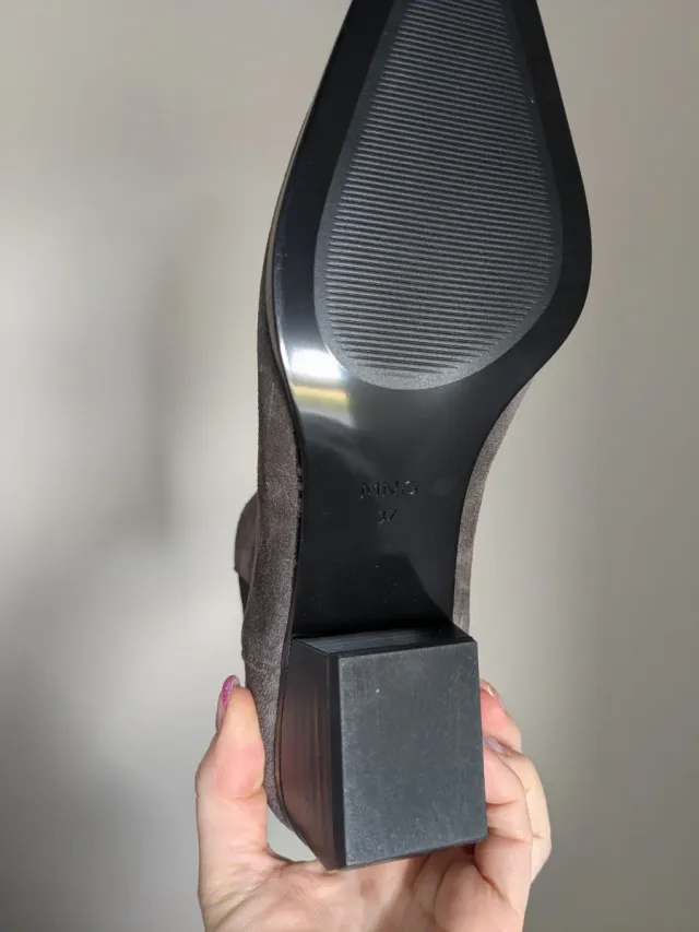 Botín tacón serraje Mango gris