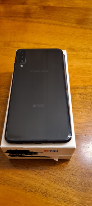 Samsung Galaxy A7 + 3 cover + accessori + memoria