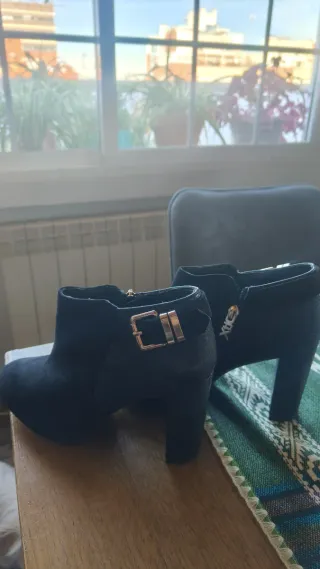 Botines Xti Ante Negro Hebilla Talla 39