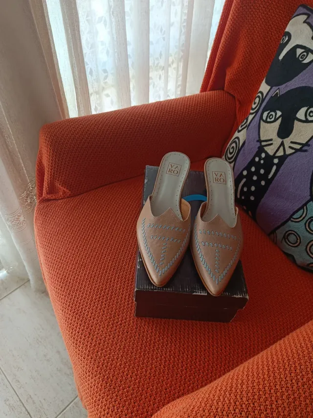 Mules Varo beige punta fina