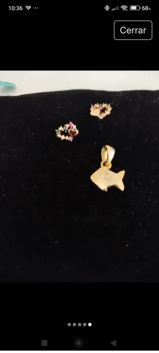 Colgante y pendientes bañados en oro