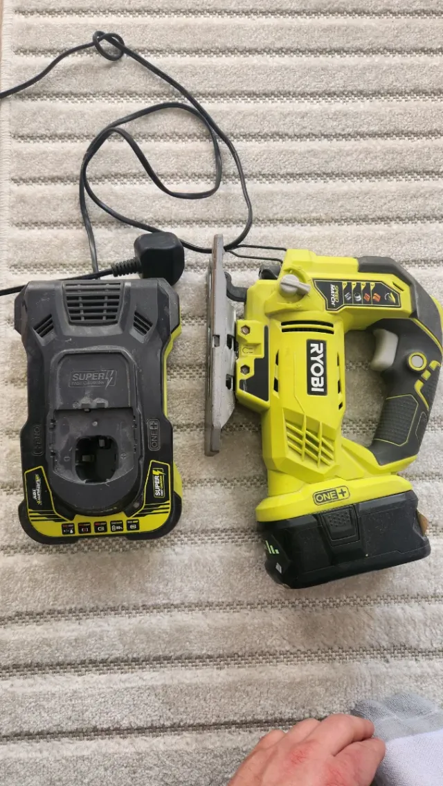 Ryobi R18JS Sierra de calar a batería