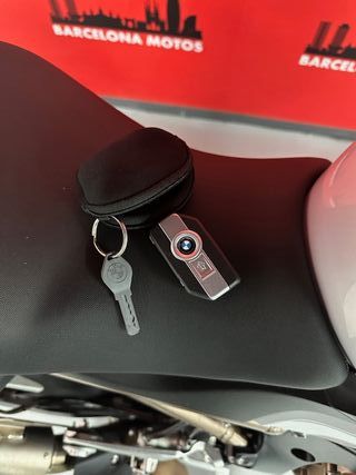 BMW S 1000 R DEL AÑO 2021 !!! IMPECABLE ESTADO !!!