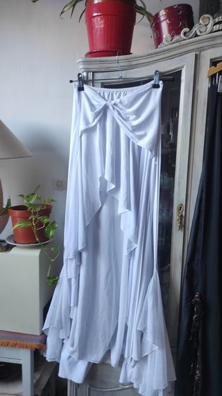 Falda larga blanca elástica