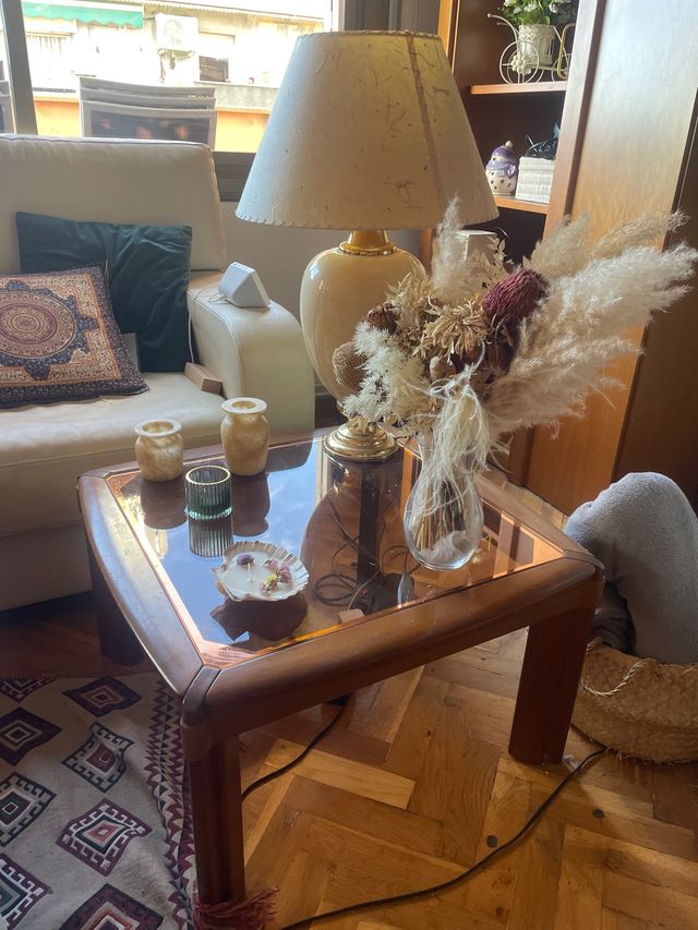 Tavolino quadrato in legno e vetro