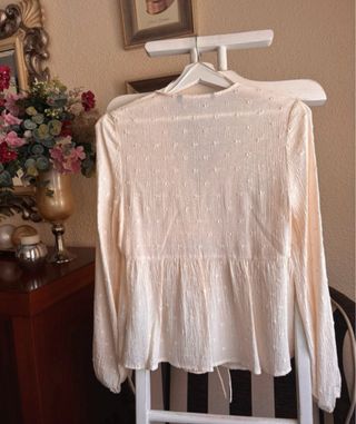 Blusa Zara Popelín Volante Beige