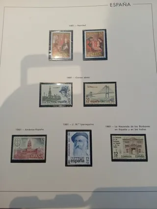 Colección 1976-1981 nuevos con álbum, hojas