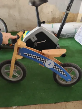 Moto de madera para niños