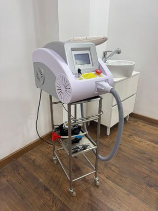 Láser para eliminación de tatuajes