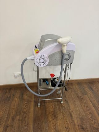 Láser para eliminación de tatuajes