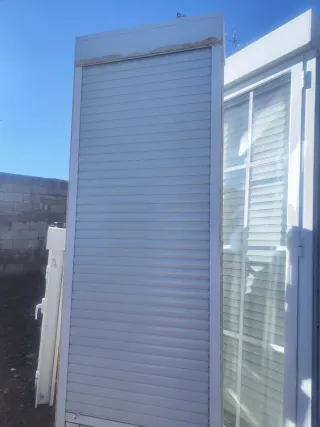 Puerta Climalit con persiana