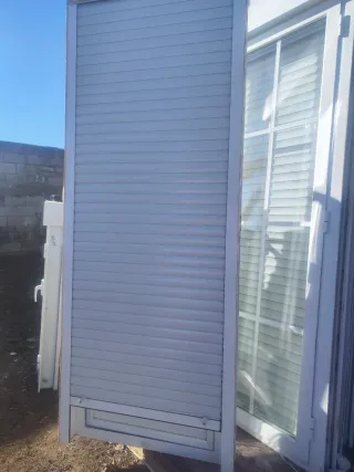 Puerta Climalit con persiana