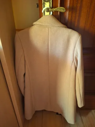 Chaqueta Stradivarius Camel