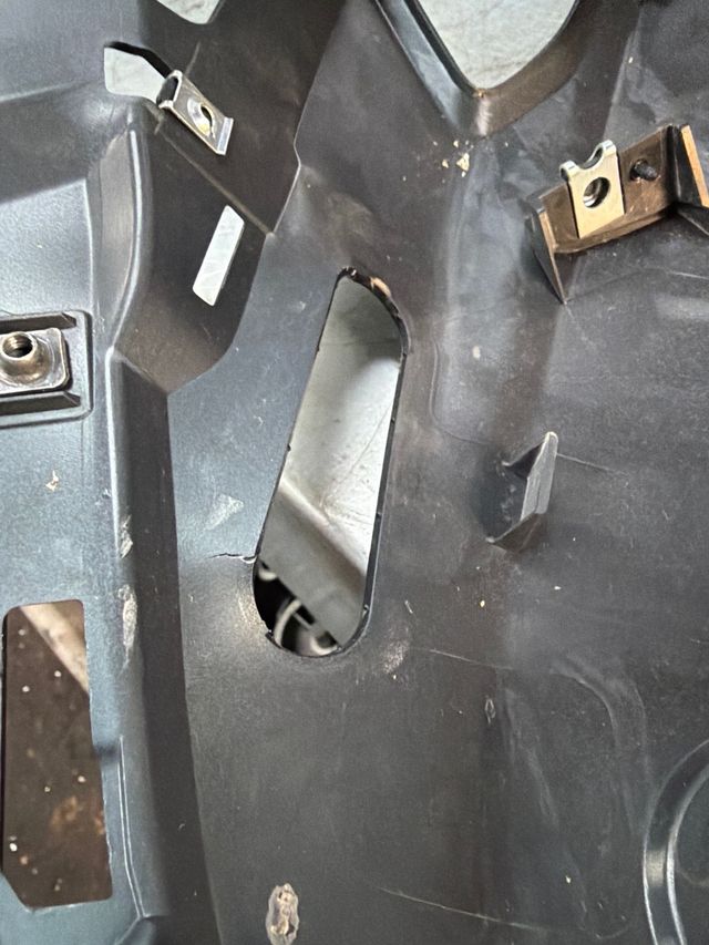 Tapa frontal izquierda Yamaha T-Max 560