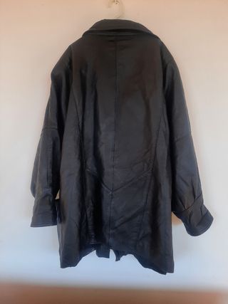 Chaqueta de piel negra