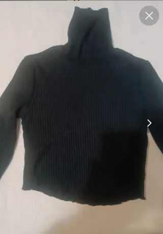 2 Jerseys Bershka beige y negro Talla S