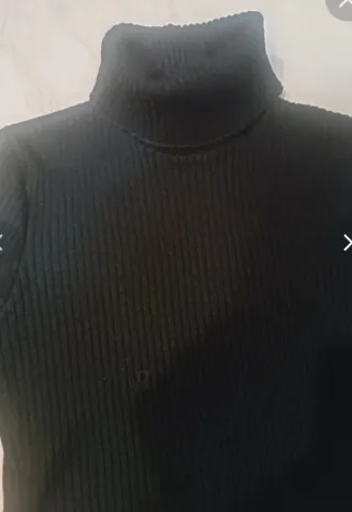 2 Jerseys Bershka beige y negro Talla S