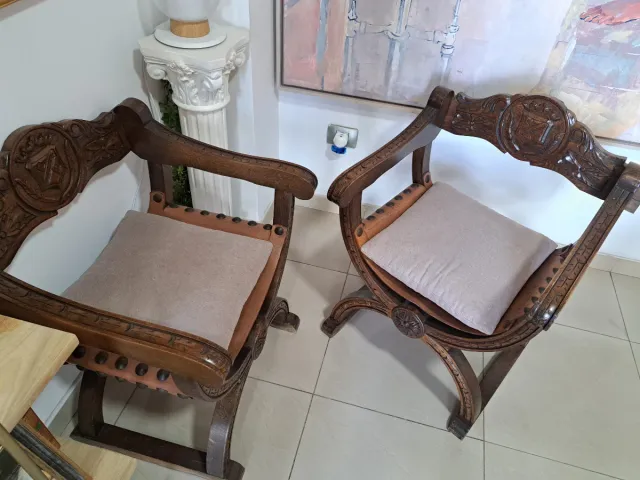 Silla Castellana Antigua Tallada