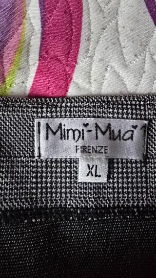 Falda de cuadros gris