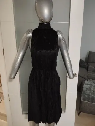 Vestido fiesta volante espalda descubierta