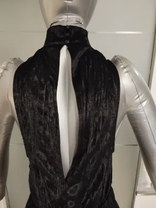 Vestido fiesta volante espalda descubierta