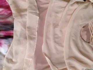 Blusa rosa con tiras cruzadas