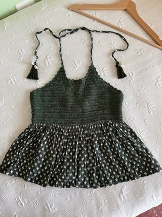 Top crochet en verde cacería atado al cuello