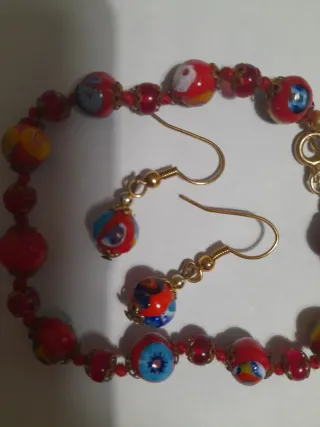 Bracciale e orecchini con perle