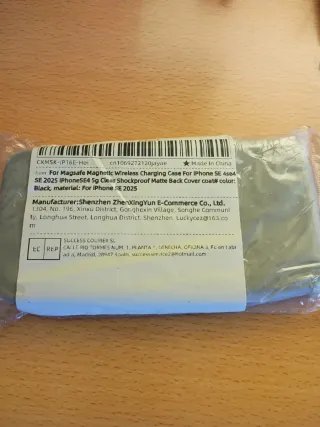 Funda iPhone 16e Negra Magnética