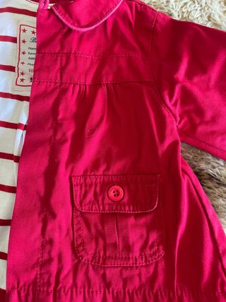 Trench bebé niña rojo