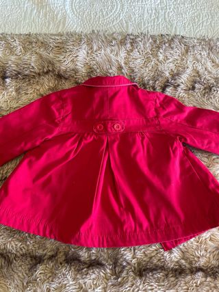 Trench bebé niña rojo