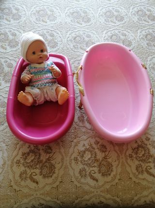 Nenuco con bañera y cuco