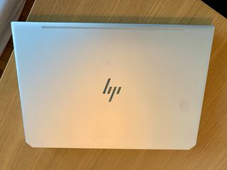 HP EliteBook 1050 G1 Plata