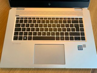 HP EliteBook 1050 G1 Plata