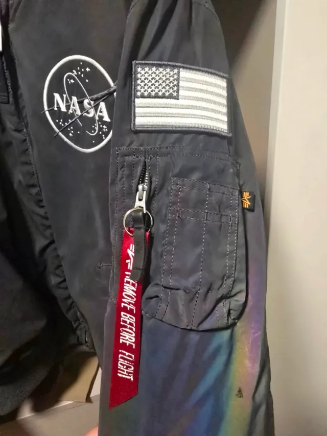 Alpha Industries Bombe