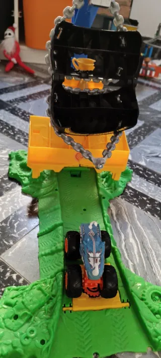 Pistas Hot Wheels y Monster Trucks