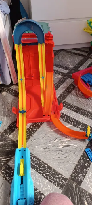 Pistas Hot Wheels y Monster Trucks