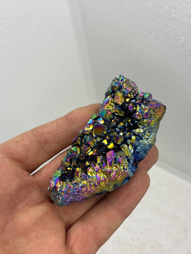 Cuarzo Aqua Aura Titanio Geoda