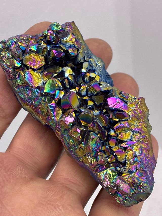 Cuarzo Aqua Aura Titanio Geoda