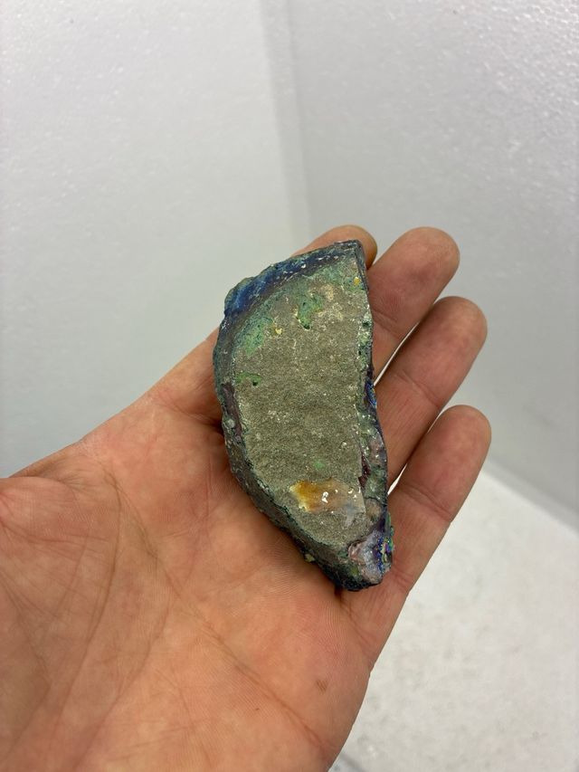 Cuarzo Aqua Aura Titanio Geoda