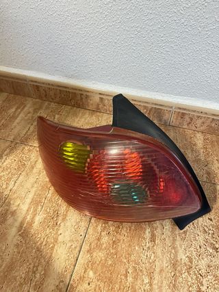 Piloto Trasero Izquierdo Peugeot 206