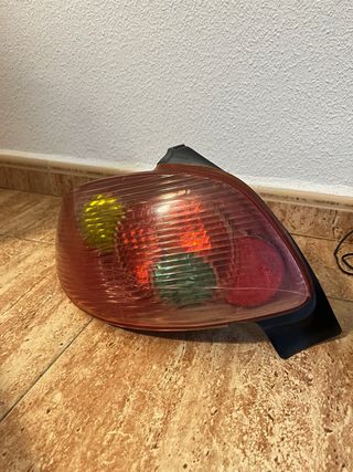 Piloto Trasero Izquierdo Peugeot 206