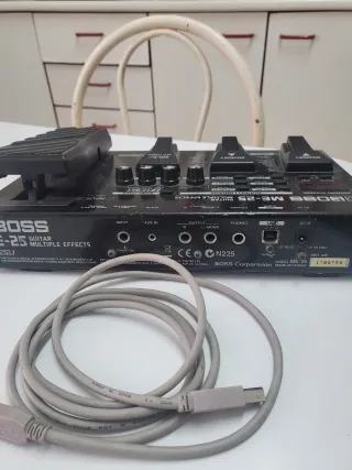 Pedalera Boss ME-25 Guitarra Multiefectos