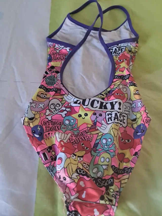 Bañador niña estampado divertido de la marca Turbo