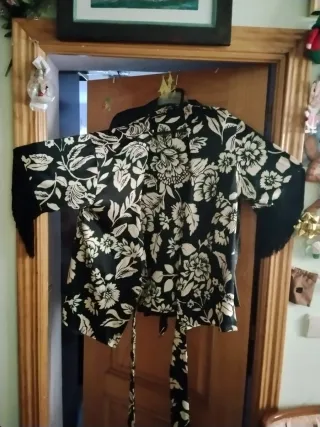 Blusa Zara con lazo floral