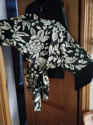 Blusa Zara con lazo floral