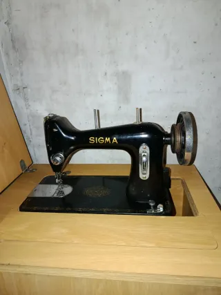 Máquina de coser Sigma antigua