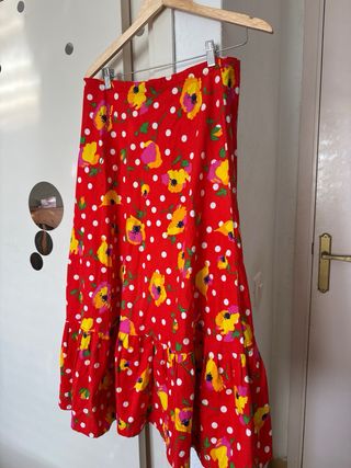 Falda larga estampada flores y lunares